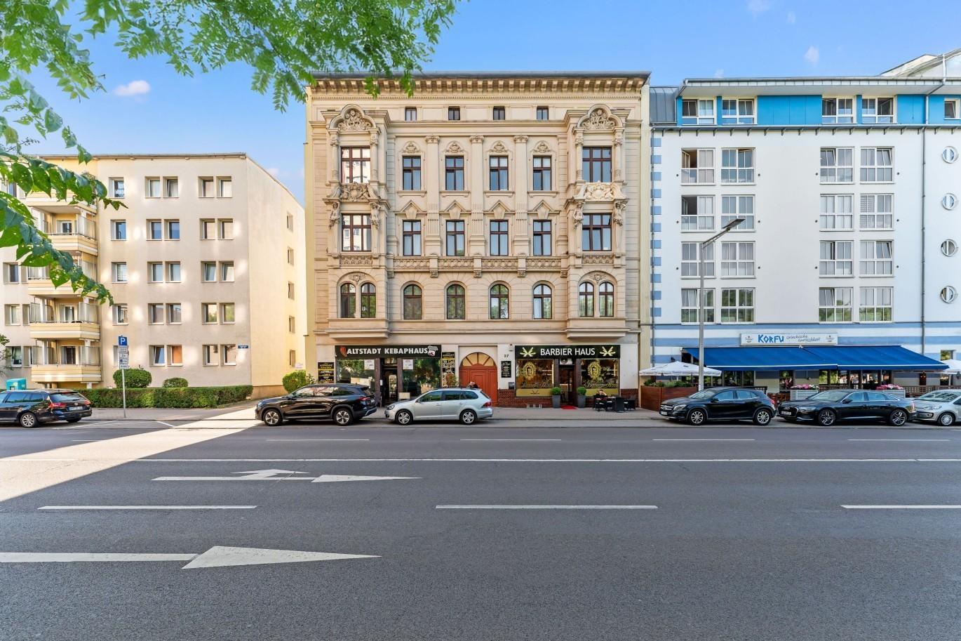 Historischer Altbau in zentraler Lage.